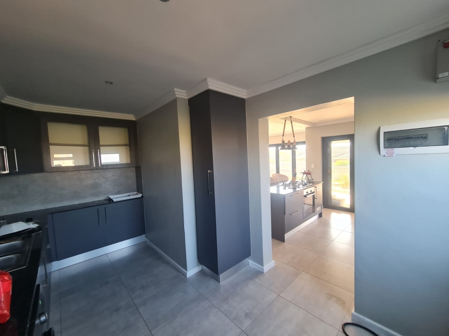 4 Bedroom Property for Sale in Kidds Beach Eastern Cape